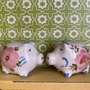 Vintage Ceramic Pig Salt/Pepper Shakers